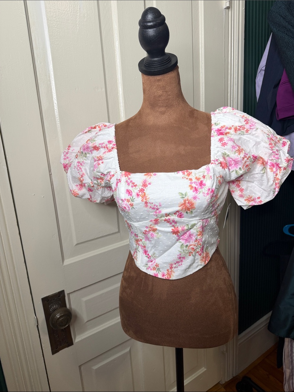 Altar'd State White Floral Square-Neck Puff Sleeve Crop Top